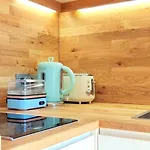 Ih Apartments, Studios&suites