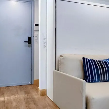 Ih Apartments, & Гостевой дом 4*